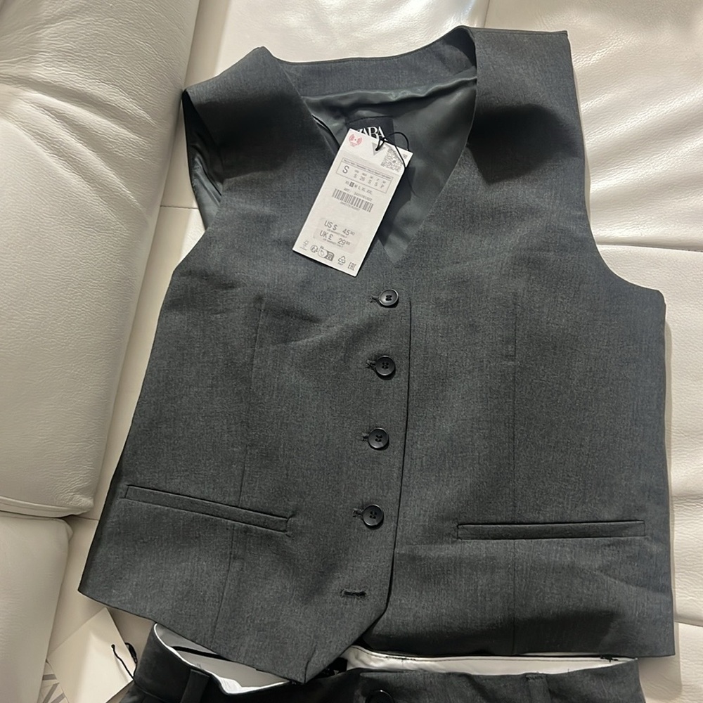 Matching vest for double pleat pants